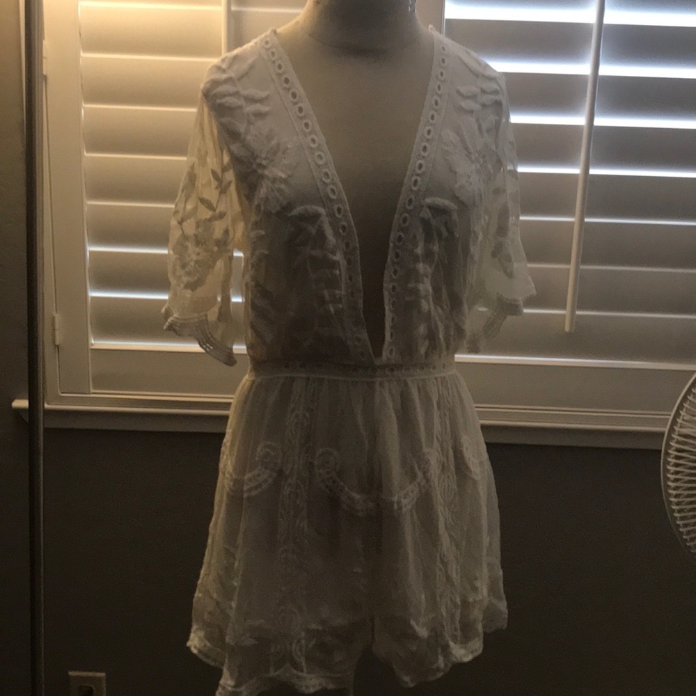 White lace jumper sz L